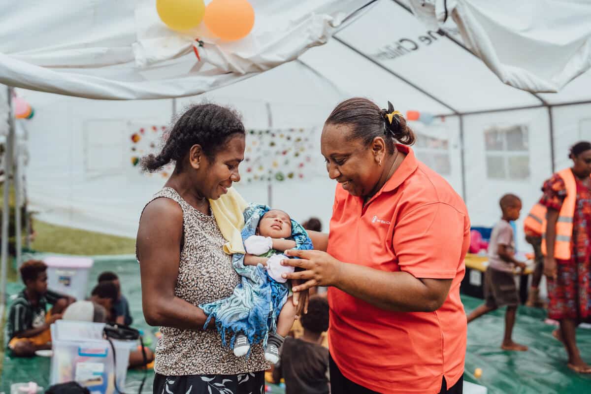 Ch11266089 Rael, Her 2 Yr Old And Baby Magen (2 Weeks) Were Impacted By The 2024 Vanuatu Earthquakes And Supported By Save The Children